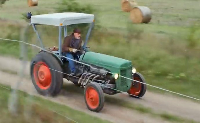 Video: Šílený traktor Ferguson se 425 koňmi je snem každého zemědělského petrolheada