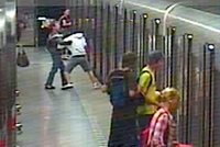 Brutální napadení v metru: Policie hledá útočníka!