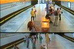 Muže, který okřikl zlodějky v metru, jejich kamarád málem ukopal!