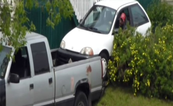 Video: Jak naložit menší auto na větší