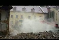 VIDEO: V Chrastavě strhli symbol povodní