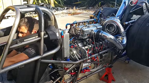 Wankel s výkonem 1000 koní pro dragster. Tohle si pusťte se zvukem!