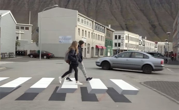 Na Islandu se chlubí unikátním přechodem pro chodce. U nás se ale používá už dávno...