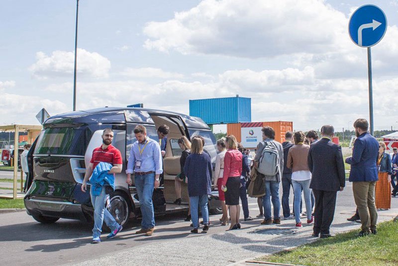 Kamaz bude přepravovat návštěvníky na fotbalovém MS autonomním vozem