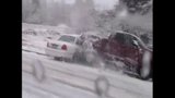 Kalamita v Utahu: Ze silnic je smrtící kluziště, auta nejdou uřídit