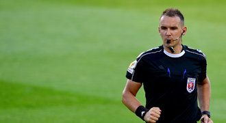 ZLATÁ PÍŠŤALKA: Julínek chyboval, měl nařídit penaltu pro Liberec