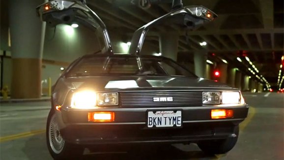 Video: DeLorean DMC-12 má čisté linie s bouřlivou minulostí