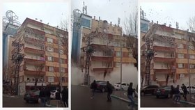 Zemětřesení v Turecku: Děsivé video zachycuje pád obytného domu.
