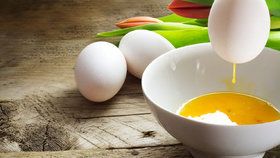 Jak vyfouknout vajíčko jednou dírkou a bez námahy?