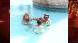 Vendula Svobodová v plavkách! Bazénové hrátky s přítelem a synem