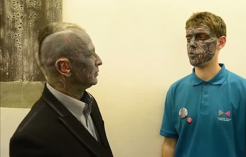 Franz má dvojníka: Nechá si udělat stejné tetování na obličej