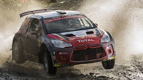 Britská rallye po 2. dnu: Evans je v pohodě