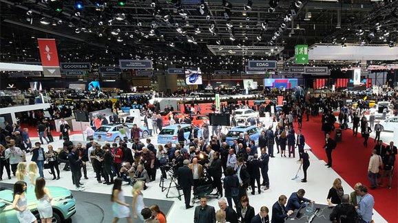 Video 360°: Projděte si ženevský autosalon! Virtuální prohlídka!