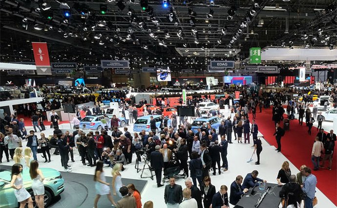 Video 360°: Projděte si ženevský autosalon! Virtuální prohlídka!