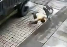 Video: Propíchnutá guma málem zabila vandala