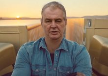 Video: Jean-Claude Van Zeman jako parodie na reklamu Volvo Trucks