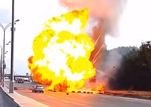 Video: Exploze kamionu vezoucího plyn, aneb Kobra 11 v reálu