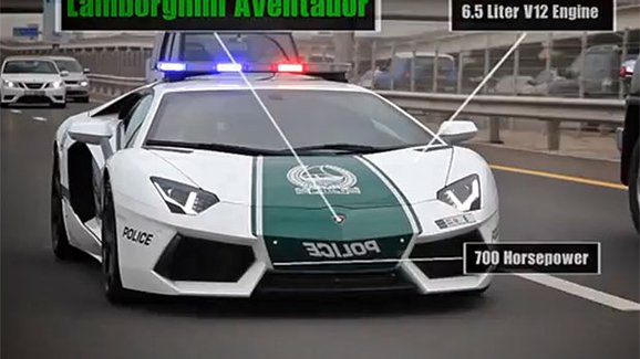 Propagační video dubajské policie: Camaro, Ferrari a Lamborghini