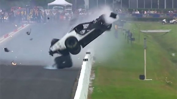 Video: Když dragster létá…