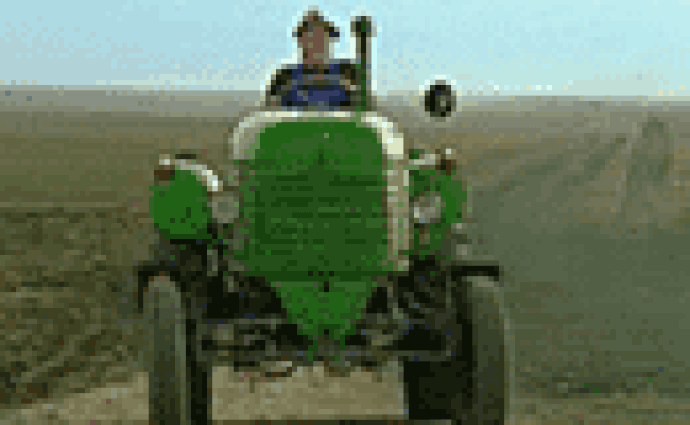 Povedená TV reklama: Nadprůměrně rychlý traktor
