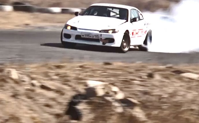 Video: Japonec driftuje v Rusku