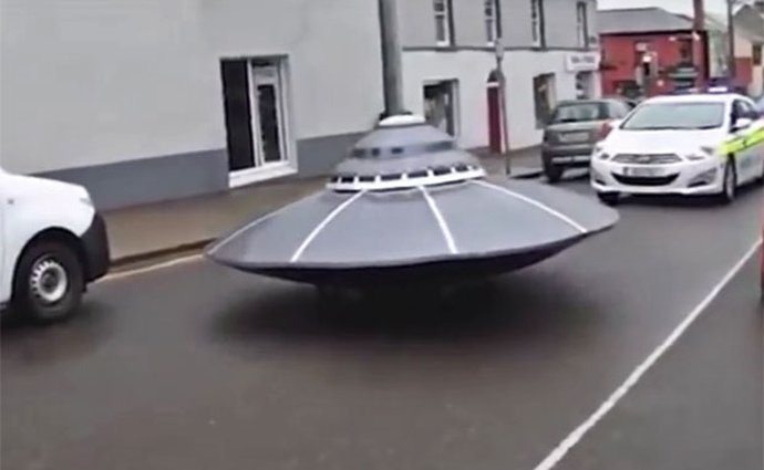 Video: Policie stíhá UFO