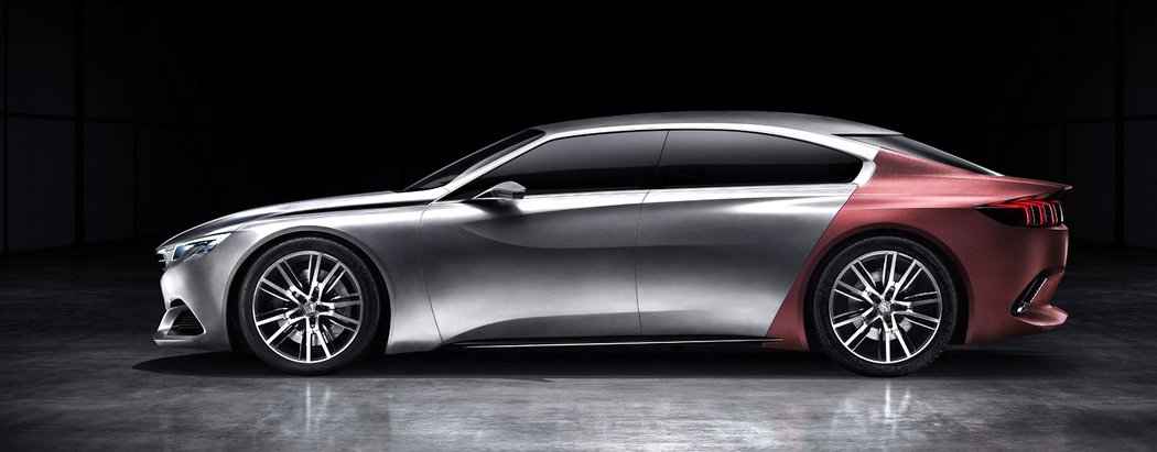 Peugeot Exalt, koncept s karoserií z materiálu Shark skin