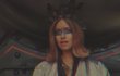 Emma Smetana má nový videoklip Velvet Dress Emma Smetana má nový videoklip Velvet Dress