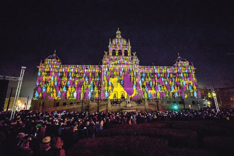 Při oslavách 17. listopadu i Nového roku nahradil videomapping v Praze tradiční ohňostroje