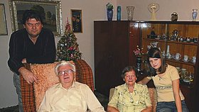 Karel Pavela s manželkou Marií, synem Markem a vnučkou Simonou