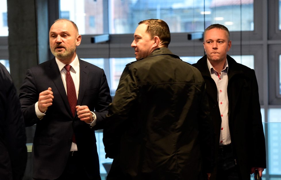 Krajský soud v Olomouci začal 18. února 2020 projednávat korupční kauzu Vidkun, v níž jsou čtyři obžalovaní včetně dvou tehdy vysoce postavených policistů či bývalého hejtmana.