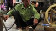 Vietnam, zpraování hedvábného vlákna (ilustrační foto)