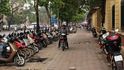 V celém Vietnamu se jezdí především na motorkách a skútrech. V celém Vietnamu se jezdí především na motorkách a skútrech.