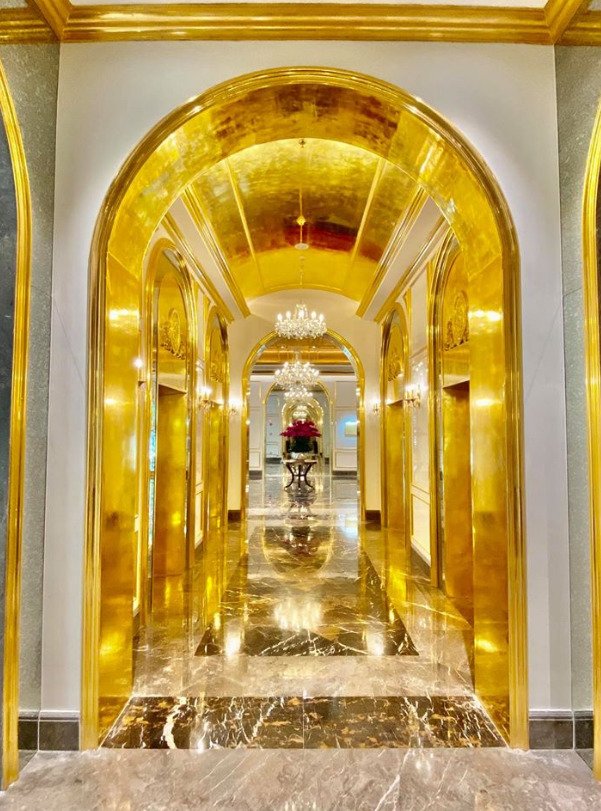 Nová dominanta vietnamské Hanoje: Hotel ze zlata.