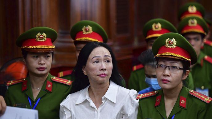 Vietnamská realitní magnátka Truong My Lan dostala ve vlasti trest smrti za miliardový podvod.