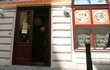 Vietnamská restaurace v centru Prahy, kterou rodina sražené ženy provozuje.
