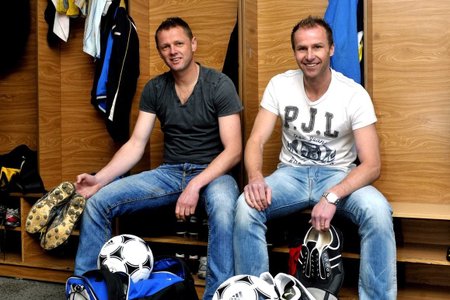 Radim Kučera (vlevo) a René Bolf hrají po konci profesionální kariéry ve Viganticích, které sponzoruje Milan Baroš