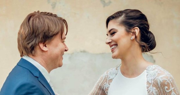 Aneta Vignerová a Petr Kolečko minulý rok nafotili svatební fotky. Tehdy bez skutečné veselky.