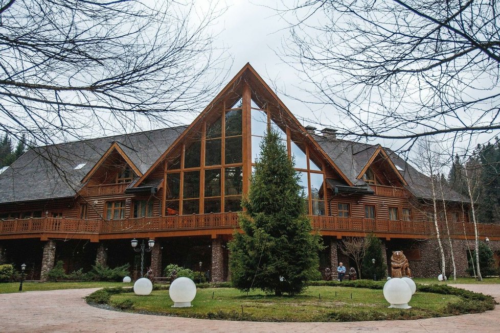 Luxusní chata oligarchy Viktora Medvedčuka v Zakarpatské oblasti
