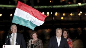 Premiér Viktor Orbán a jeho strana Fidesz oslavila vítězství v maďarských parlamentních volbách
