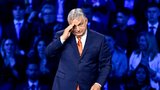 Maďaři k urnám: Orbánovi nahrává volební systém, je populárnější na venkově