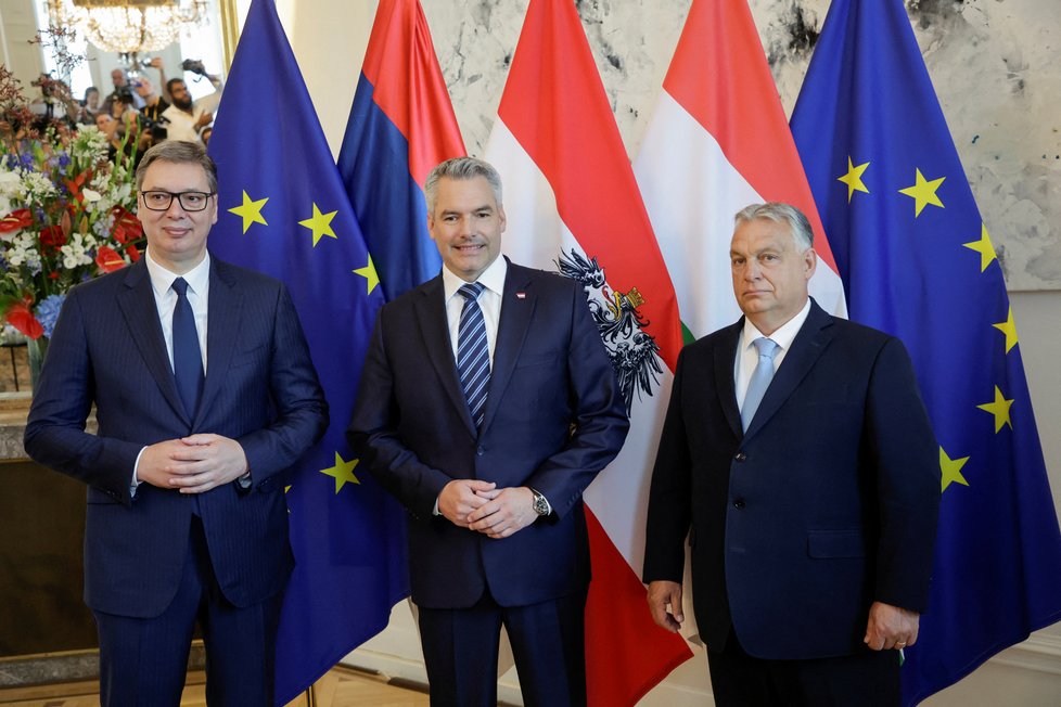 Maďarský premiér Orbán dorazil do Vídně na migrační summit s rakouským kancléřem Nehammerem a srbským prezidentem Vučičem (7.7.2023)