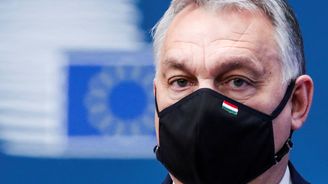 Orbán si kupuje vliv na slovenské Maďary, sponzoruje kulturu i fotbal