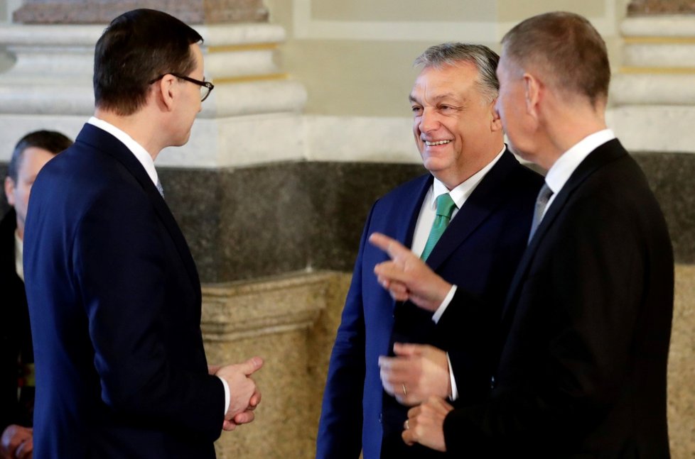 Český premiér Andrej Babiš s maďarským premiérem Viktorem Orbánem a polským premiérem Mateuszem Morawieckim během summitu zemí Visegrádské skupiny (V4) a Rakouska v Národním muzeu v Praze. (16. 1. 2020)