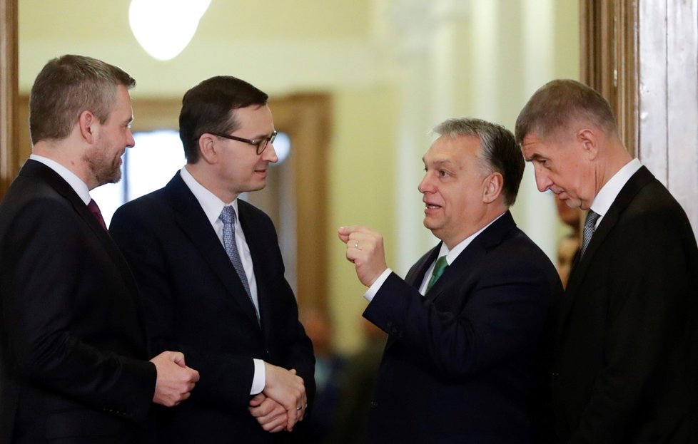 Maďarský premiér Viktor Orbán, slovenský premiér Peter Pellegrini, premiér České republiky Andrej Babiš a polský premiér Mateusz Morawiecki během summitu zemí Visegrádské skupiny (V4) a Rakouska v Národním muzeu v Praze. (16. 1. 2020)