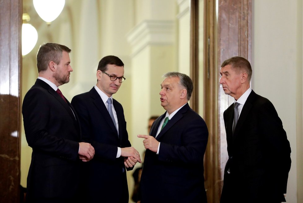 Maďarský premiér Viktor Orbán, slovenský premiér Peter Pellegrini, premiér České republiky Andrej Babiš a polský premiér Mateusz Morawiecki během summitu zemí Visegrádské skupiny (V4) a Rakouska v Národním muzeu v Praze. (16. 1. 2020)