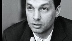 Vášnivý fotbalista a amatérský herec. Těchto 7 věcí jste zaručeně o Viktoru Orbánovi nevěděli.
