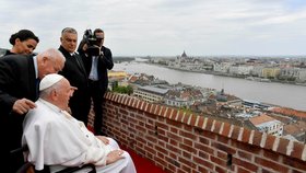 Papež František s maďarským premiérem Viktorem Orbánem v Maďarsku (28.4.2023)