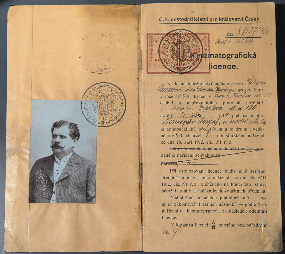 Kinematografická licence z let 1913 a 1914 pro Ponrepa k provozování jeho Biografu v Karlově ulici.