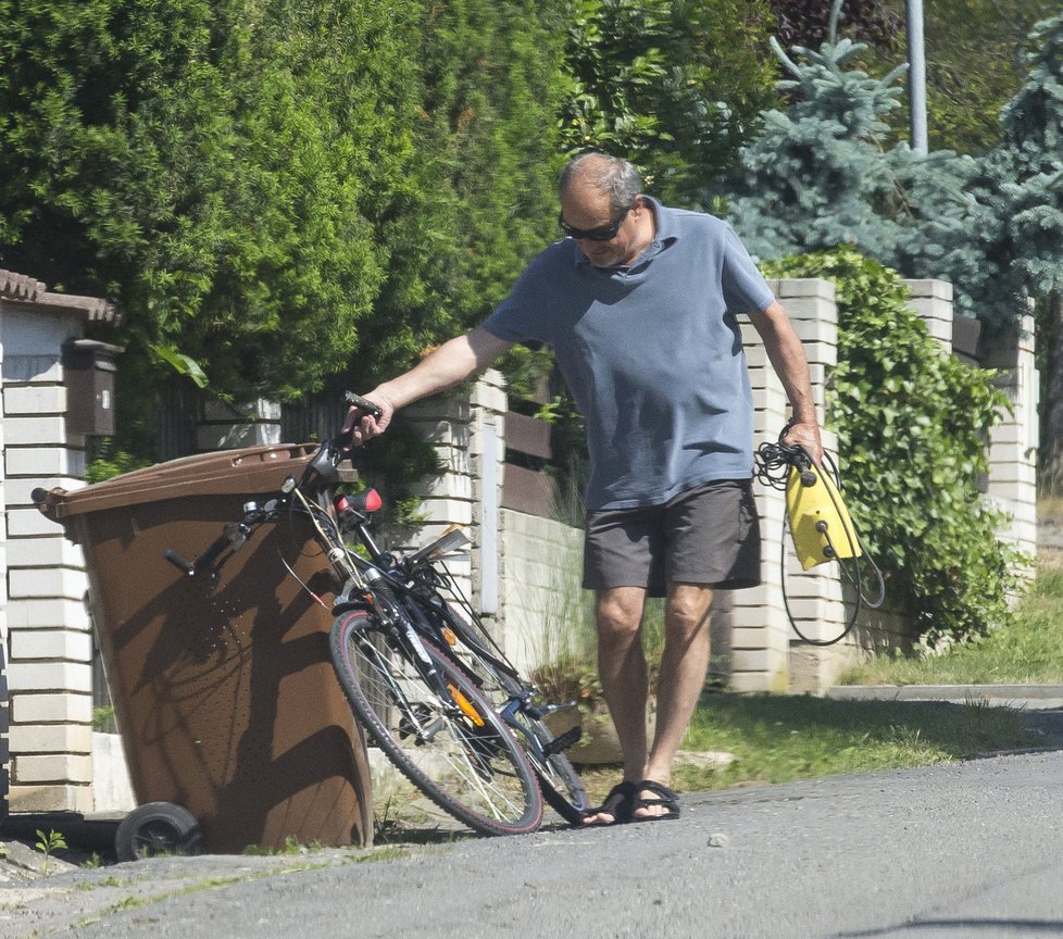 Herec Viktor Preiss na kole